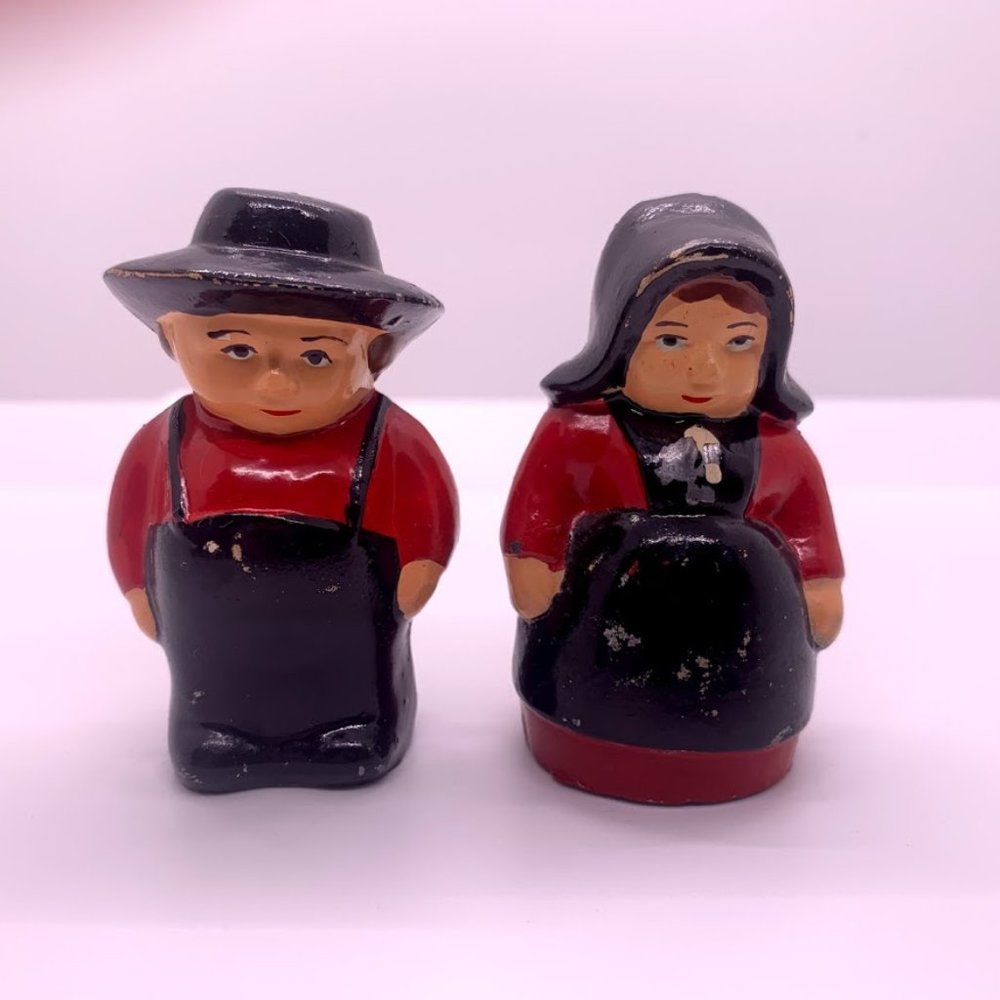 Vintage Farmer and Wife Amish Salt Pepper Shakers